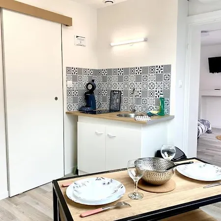 Lenova2 - Centre-ville - Tv - Wifi Apartment